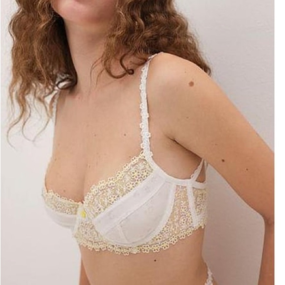For love and lemons sunng lemon White & Yellow Floral Lace Underwire Bra 36C